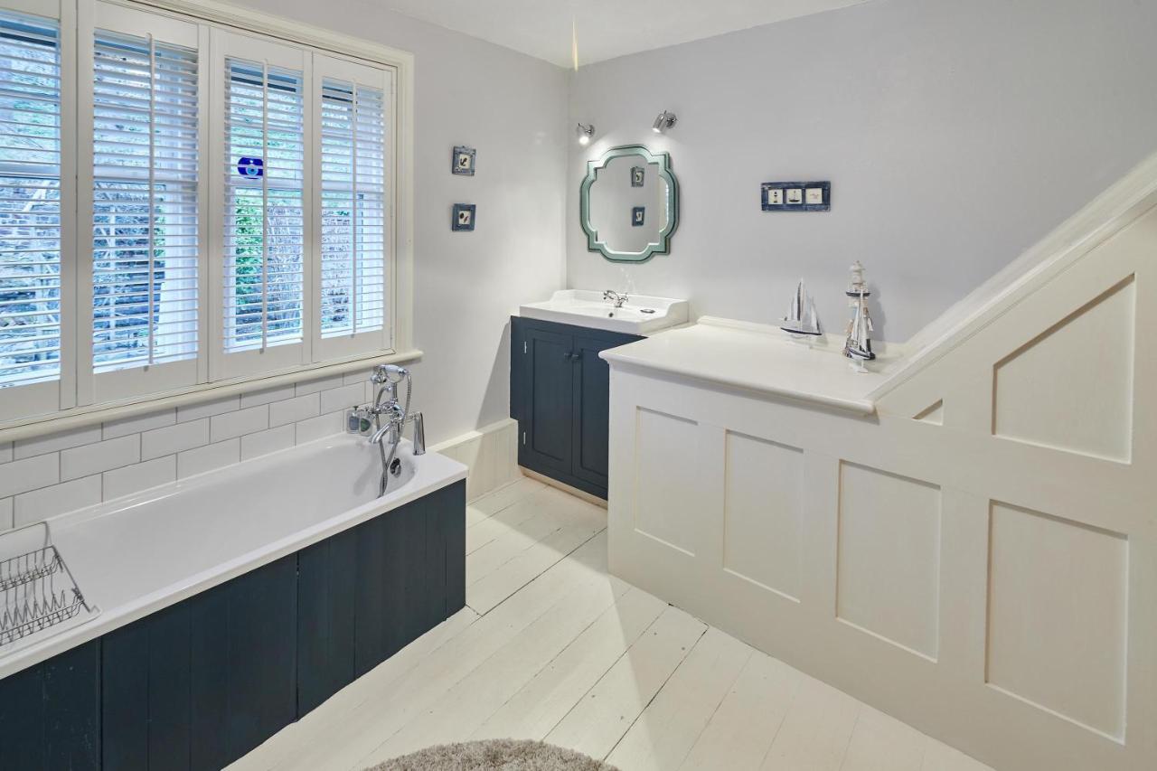 Host & Stay - 1 Coastguard Cottages Scarborough Extérieur photo